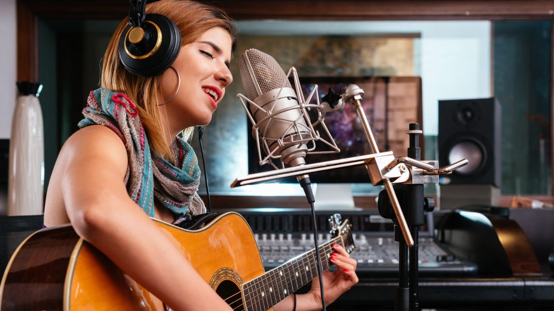 6 things to consider before taking singing classes